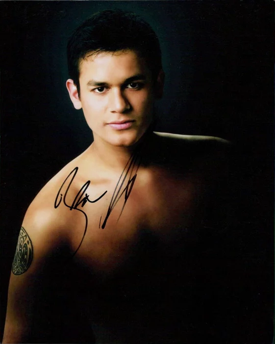 Bronson Pelletier autograph