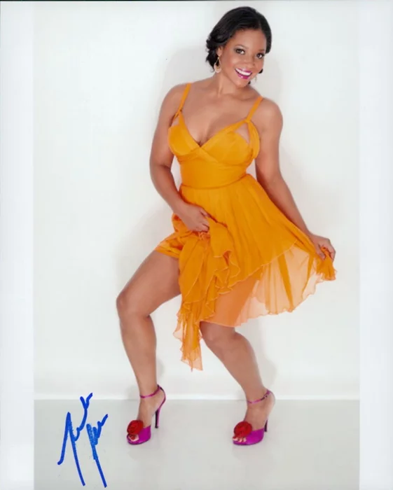 Tamala Jones autograph