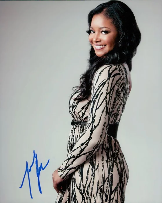 Tamala Jones autograph