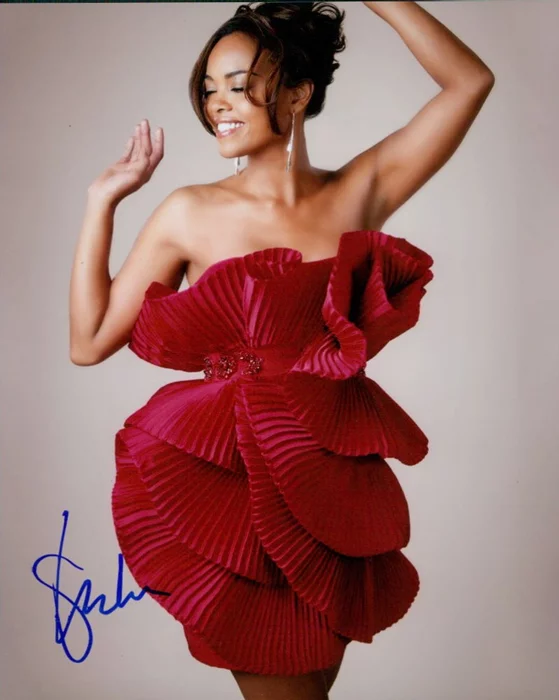 Sharon Leal autograph