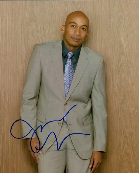 James Lesure autograph