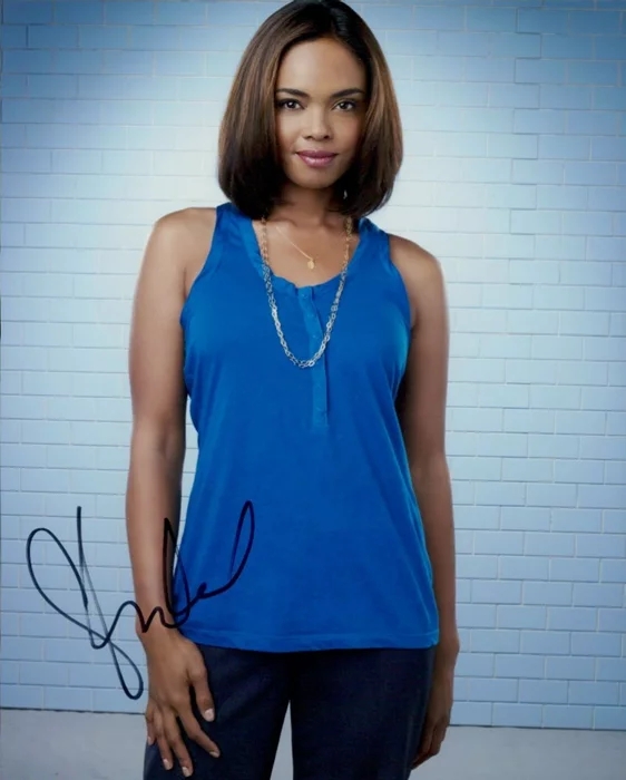 Sharon Leal autograph
