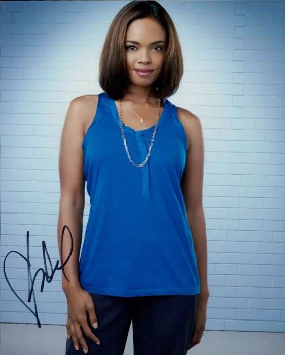 Sharon Leal autograph
