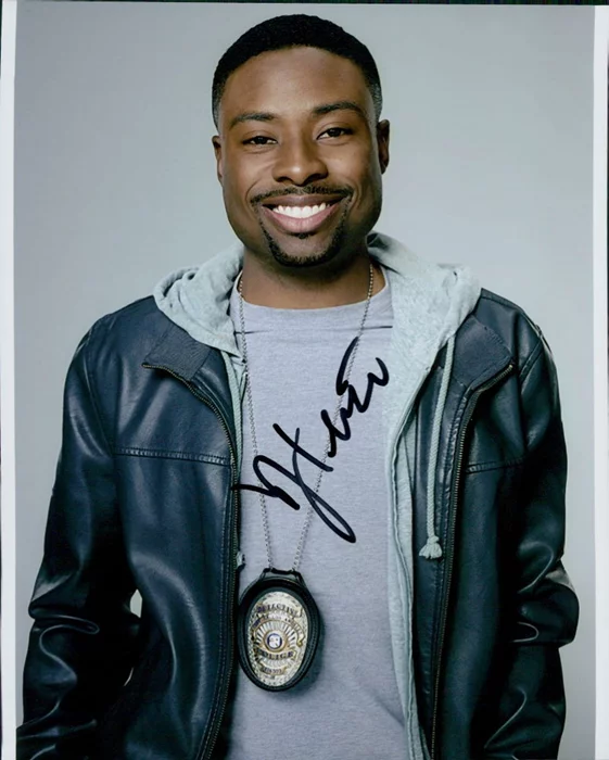 Justin Hires autograph