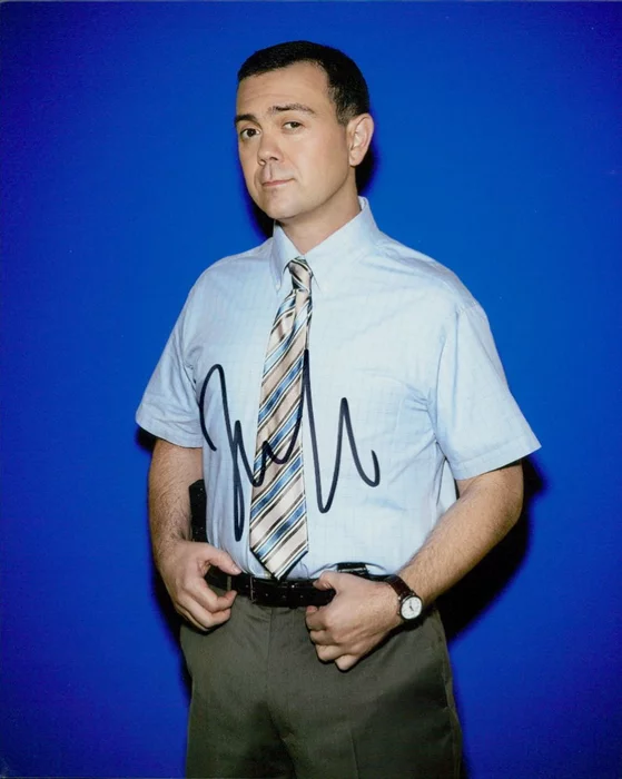 Joe Lo Truglio autograph