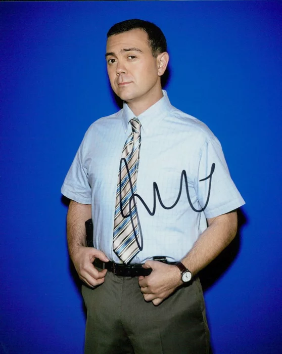 Joe Lo Truglio autograph