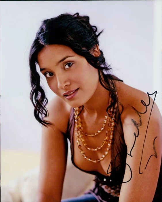 Shelley Conn autograph