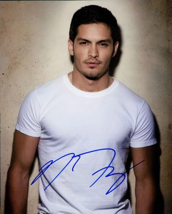 Nicholas Gonzalez autograph