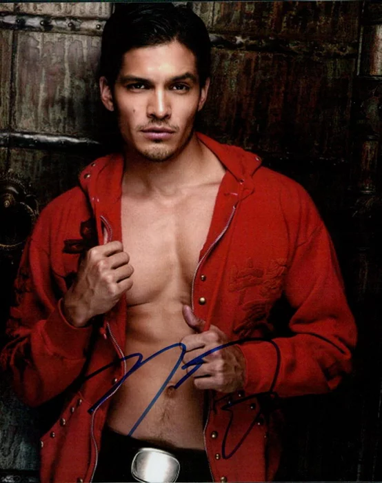 Nicholas Gonzalez autograph