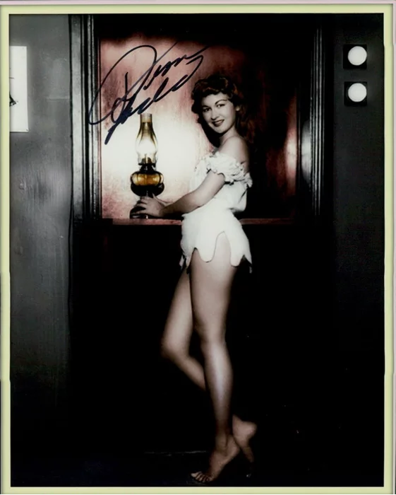 Diane Ladd autograph
