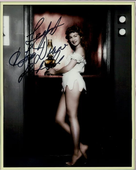 Diane Ladd autograph