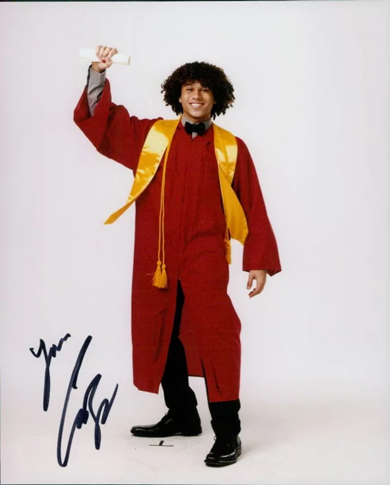Corbin Bleu autograph