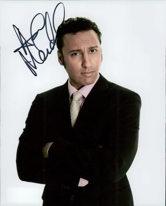 Aasif Mandvi autograph