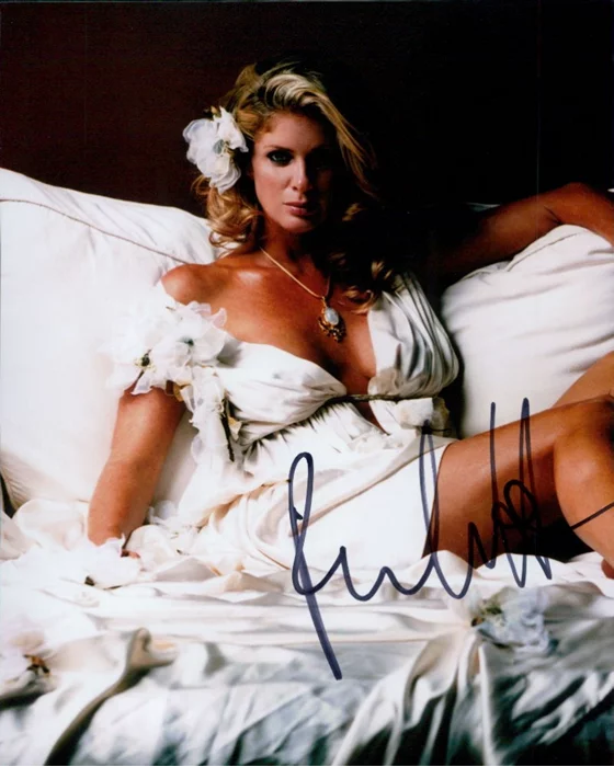 Rachel Hunter autograph