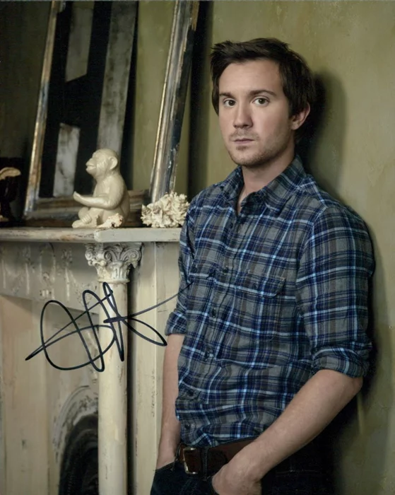 Sam Huntington autograph