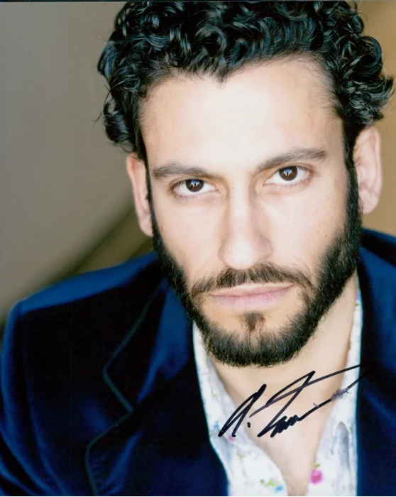Adam Tsekhman autograph