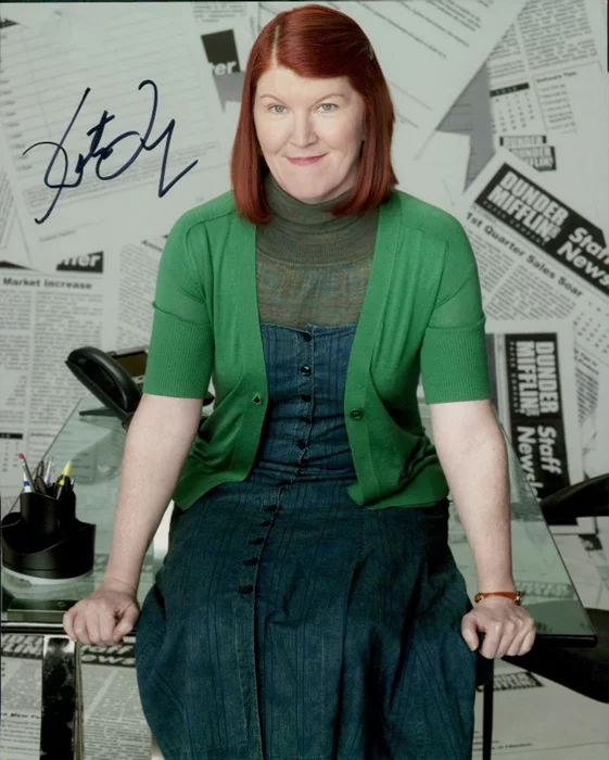 Kate Flannery autograph