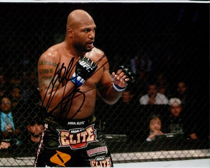 Quinton Jackson autograph