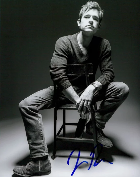 Jason Ralph autograph