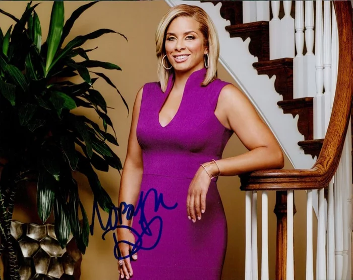 Robyn Dixon autograph