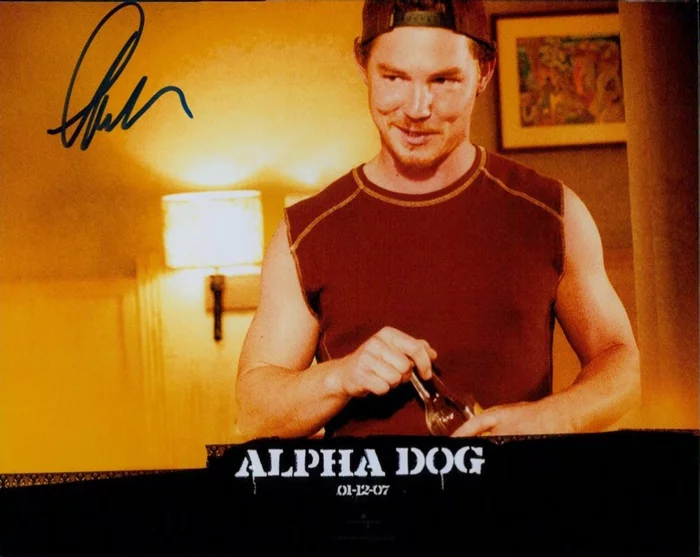 Shawn Hatosy autograph