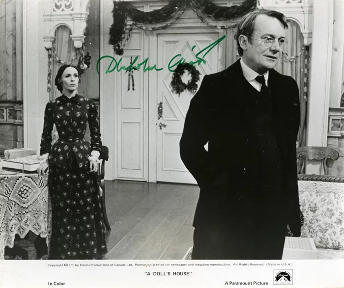 Denholm Elliott autograph