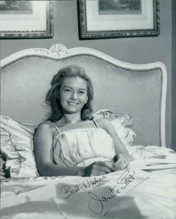Janette Scott autograph