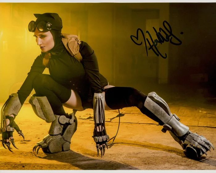 Holly Wolf autograph