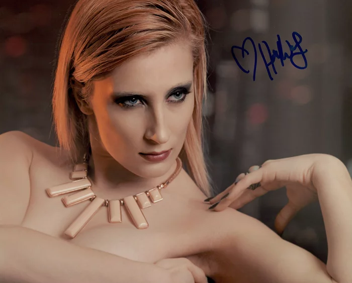 Holly Wolf autograph