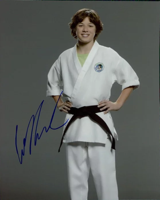Leo Howard autograph