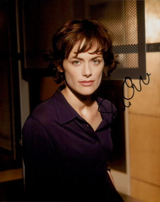 Sarah Clarke autograph
