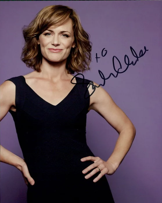Sarah Clarke autograph
