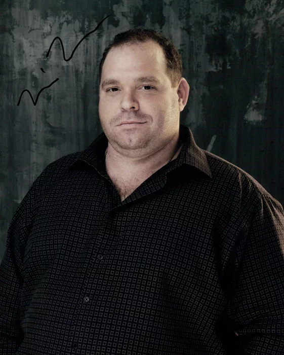 Louis Lombardi autograph