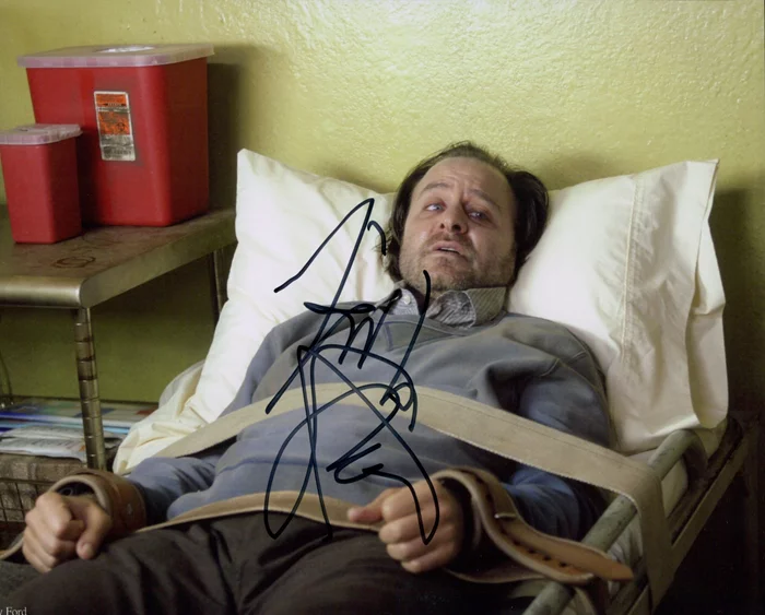 Fisher Stevens autograph
