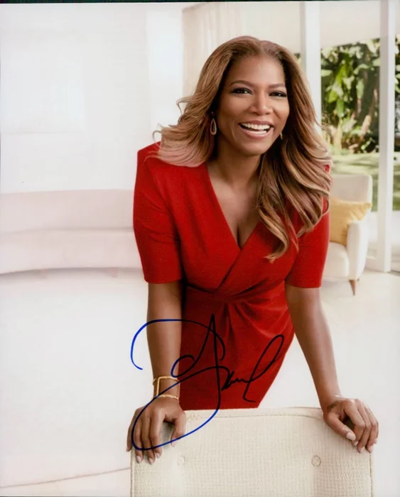 Queen Latifah autograph