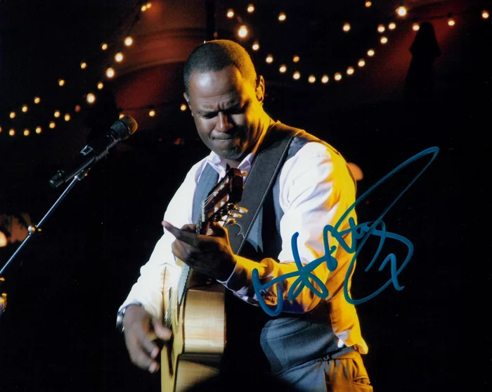 Brian McKnight autograph