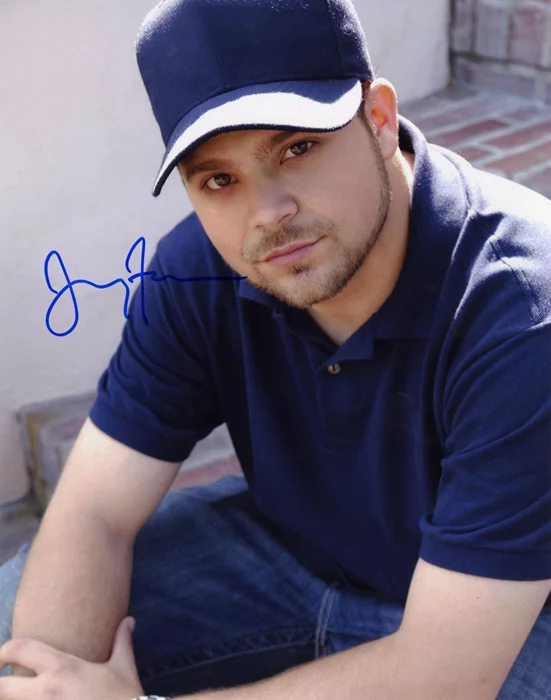 Jerry Ferrara autograph