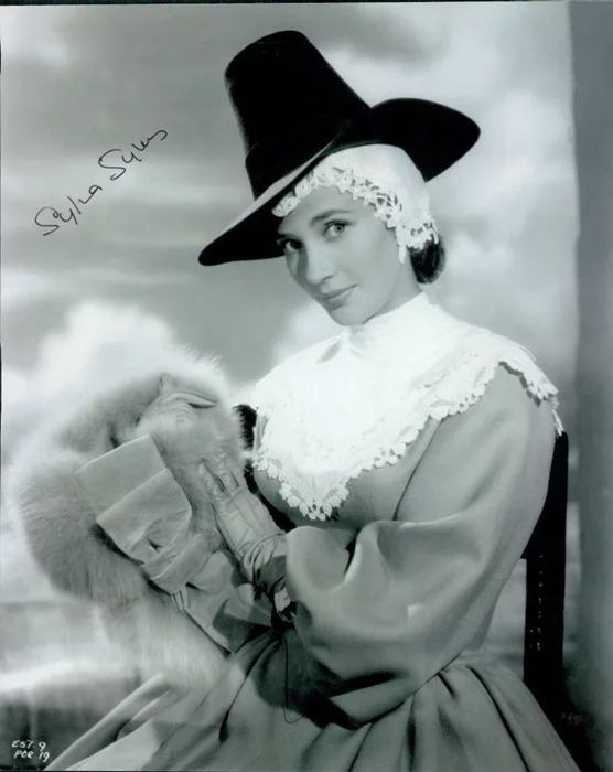 Sylvia Syms autograph