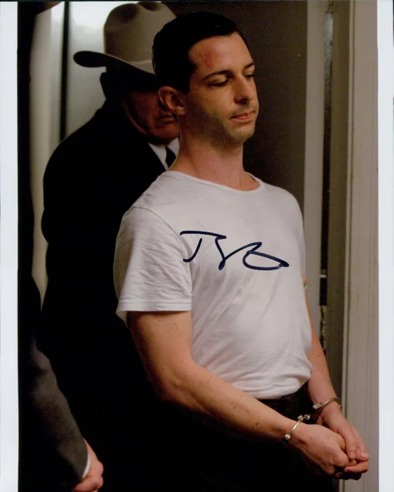 Jeremy Strong autograph