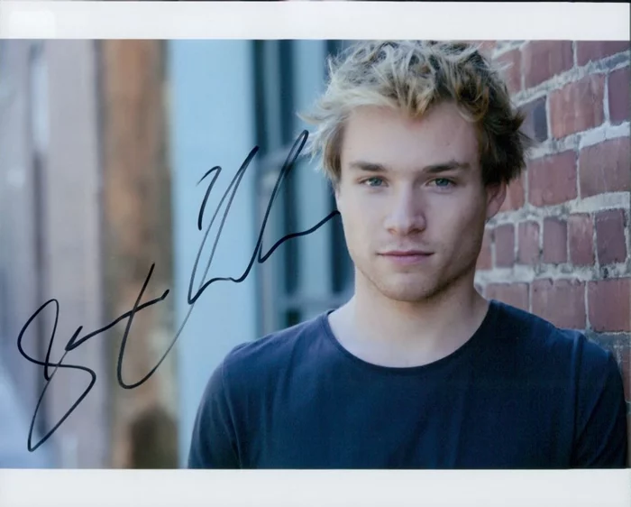 Sam Clark autograph