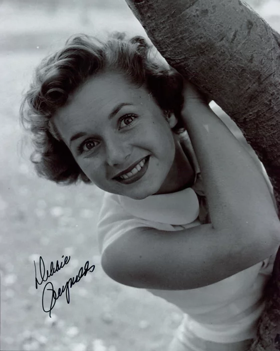 Debbie Reynolds autograph