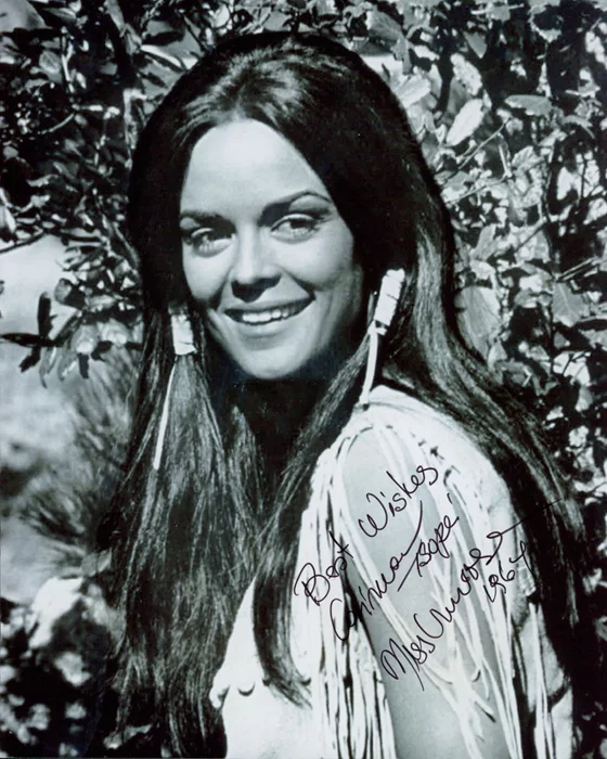 Corinna Tsopei autograph