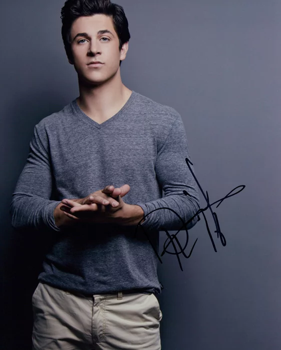 David Henrie autograph