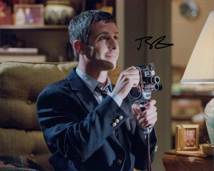Jeremy Strong autograph