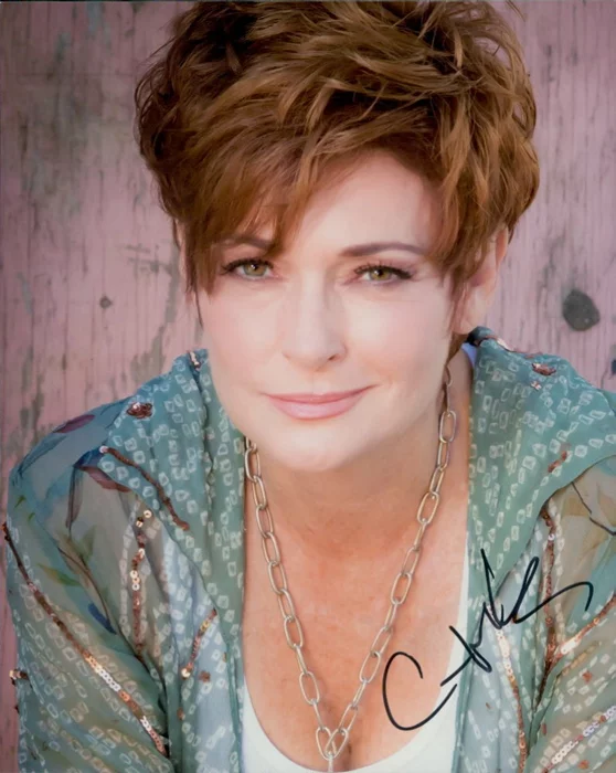 Carolyn Hennesy autograph