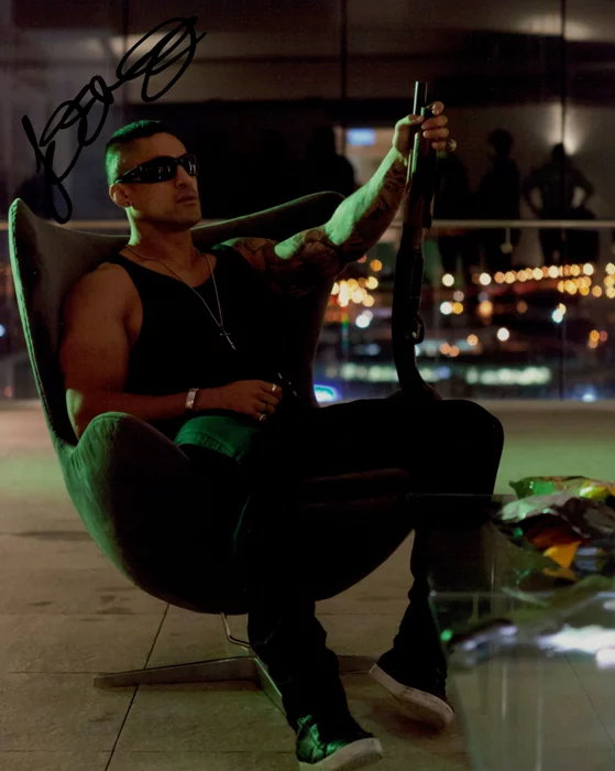 Joe Naufahu autograph