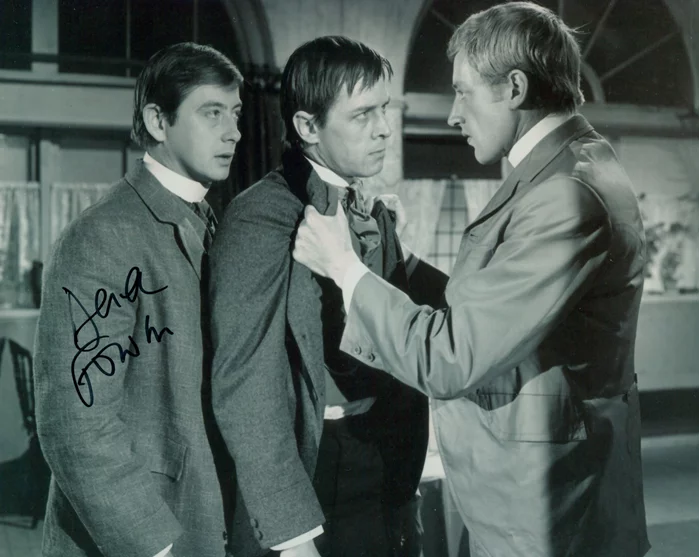 Derek Fowlds autograph