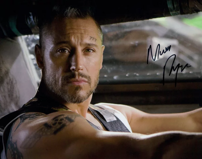 Max Ryan autograph