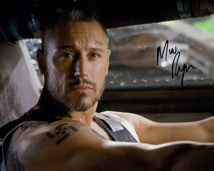 Max Ryan autograph