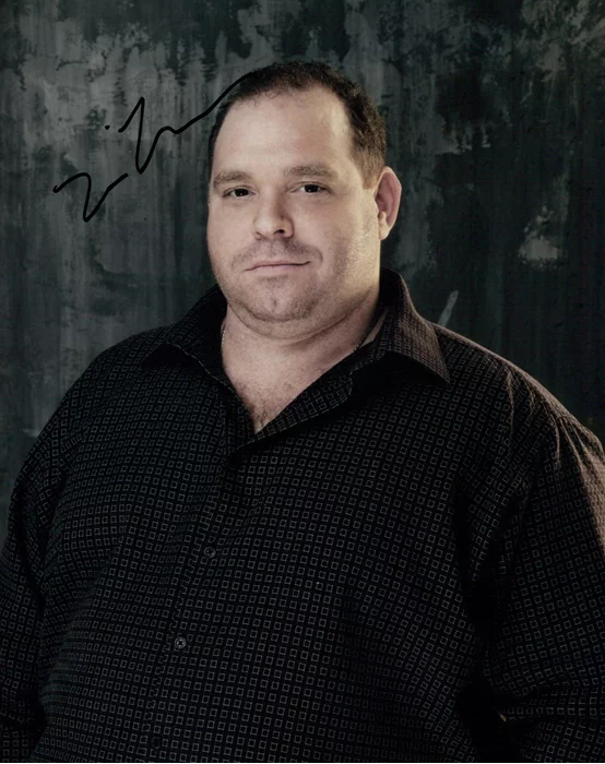 Louis Lombardi autograph